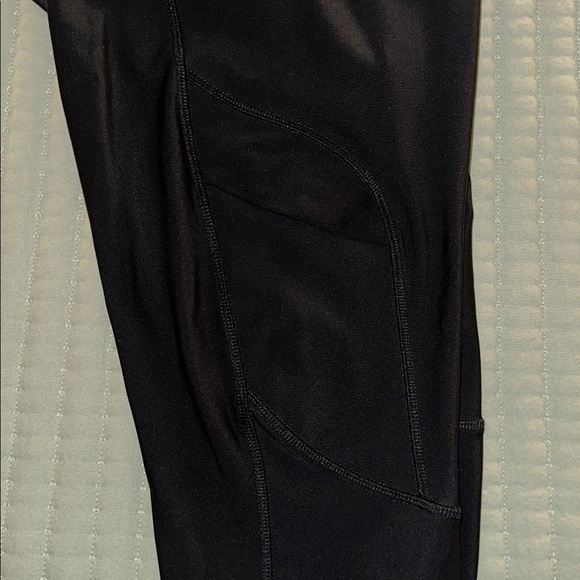 Old Navy Active Powersoft High-Rise Leggings w/ pockets - Picture 3 of 4